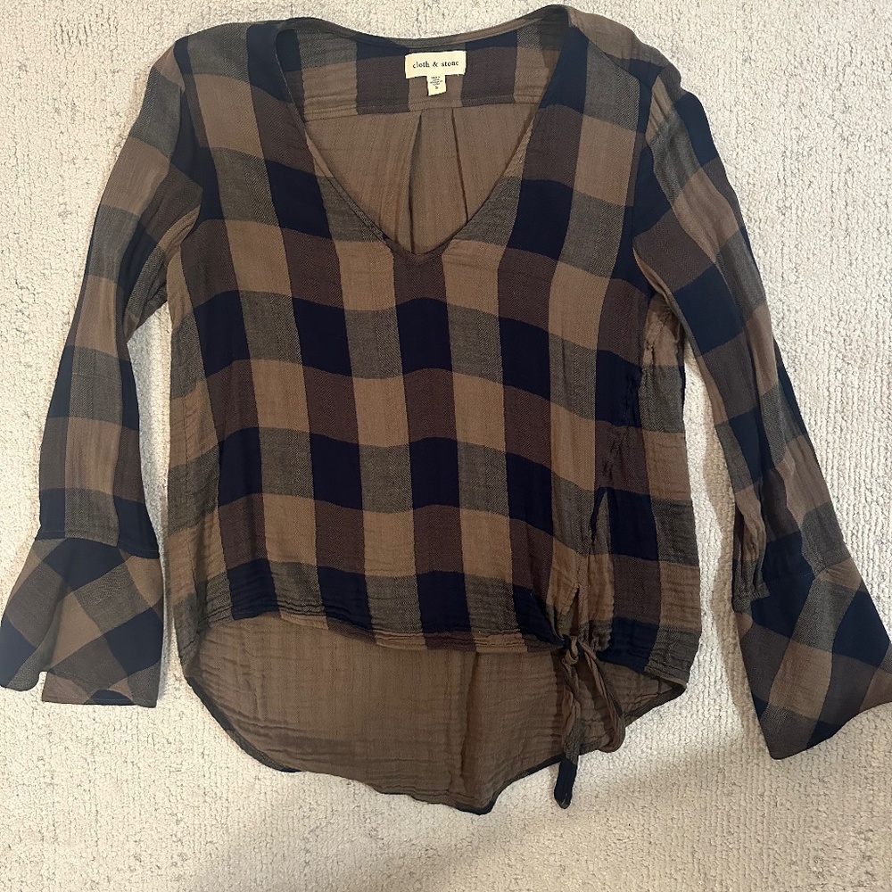 EUC  Anthropologie Cloth and Stone Top